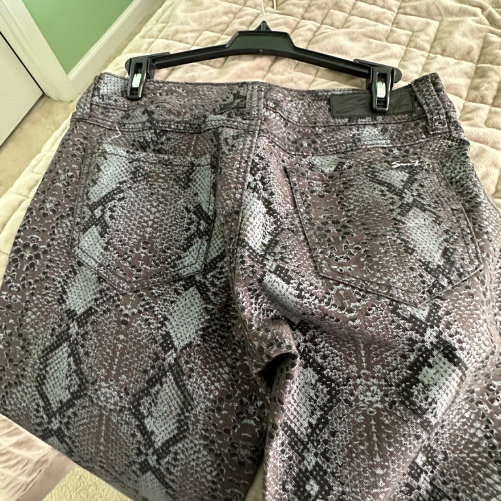 Seven7 Snake Skin Print Skinny Jeans Size 28 ( size 6 ) - Picture 5 of 9